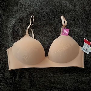 Vince Camuto Peach/Nude Color Bra NWT